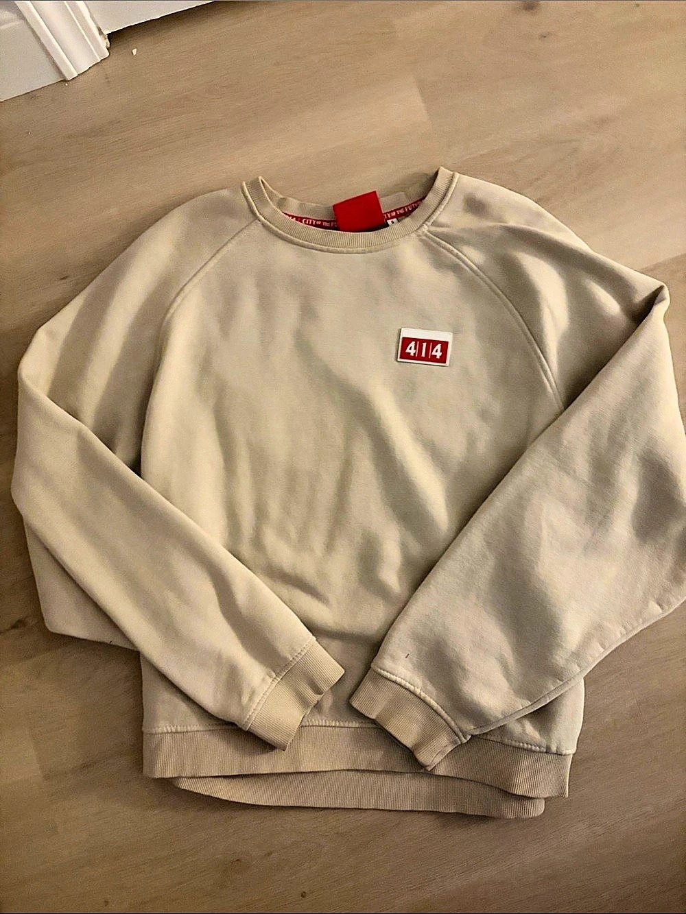 4104 Geometric Graphic Sweatshirt in Cream